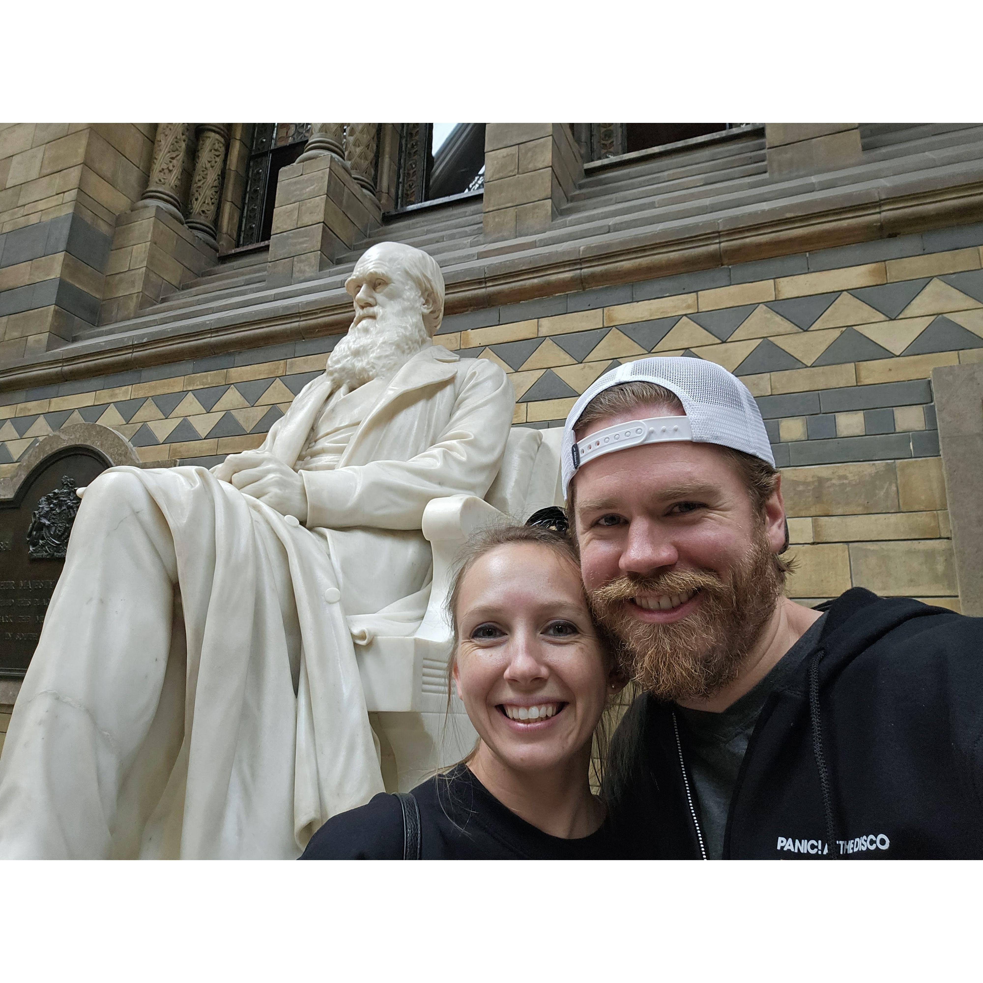 Kicking it with Sierra's good ol' research pal, Darwin, at the Natural History Museum.
#LondonFeb2023