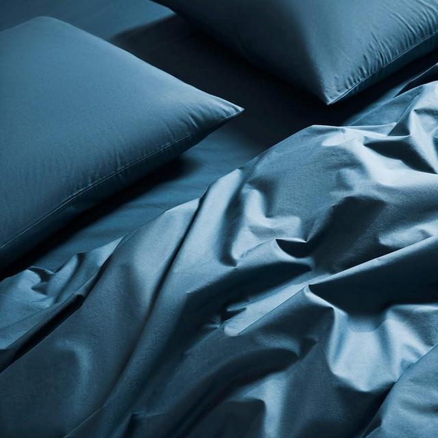 Brooklinen Luxury Percale 4 Piece Sheet Set - 100% Cotton, King Size in Abyss Blue - 1 Fitted Sheet, 1 Flat Sheet, 2 Pillowcases | Best Sheets for Hot Sleepers