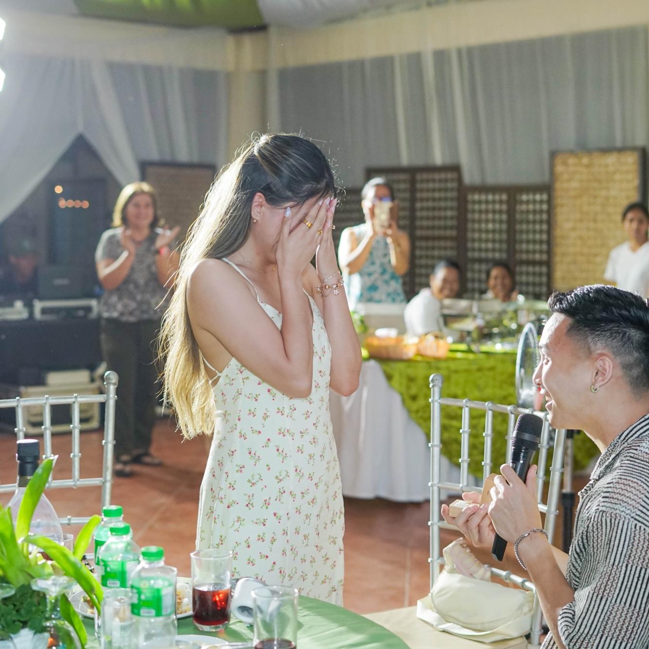 Eric’s first time in the Philippines and he proposed to Alyssa in front of her family and relatives!