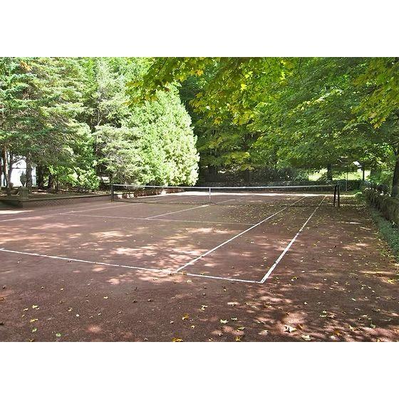 clay tennis court