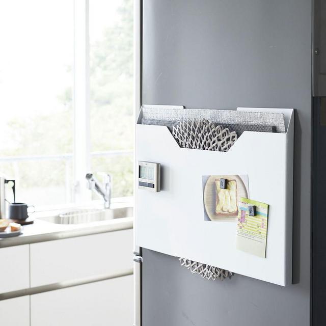 Tower Magnet Placemat Storage Holder, White