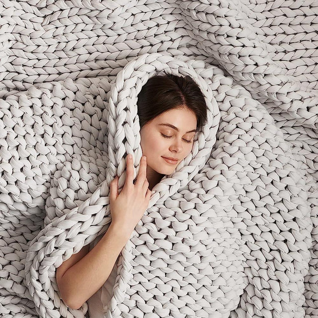 Bearaby Napper Organic Hand-Knit Weighted Blanket for Adults - Chunky Knit Blanket - Sustainable, Breathable - Machine Washable for Easy Maintenance (Moonstone Grey, 10 lbs)