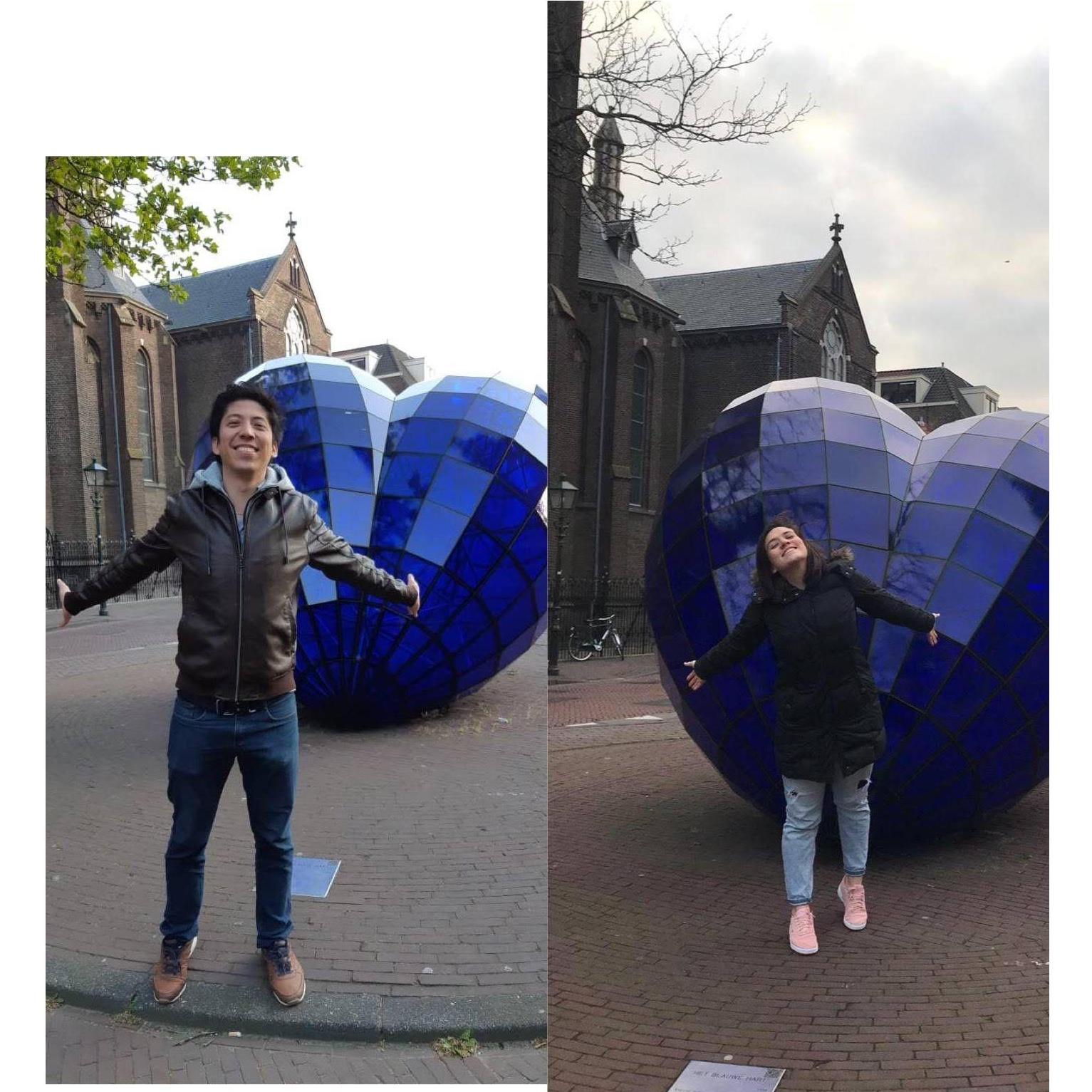 Rodolfo replicating Dani's picture - Delft, The Netherlands
Rodolfo replicando la foto de Dani - Delft, Holanda
