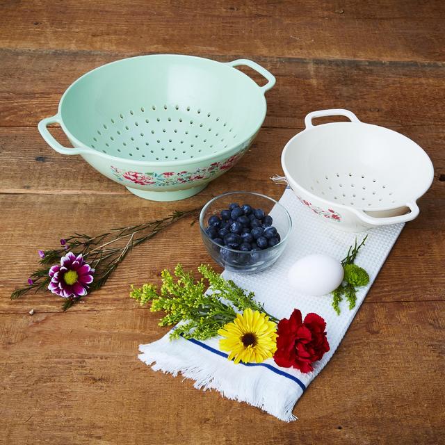 The Pioneer Woman Garden Party 2-Piece Plastic Colander Set