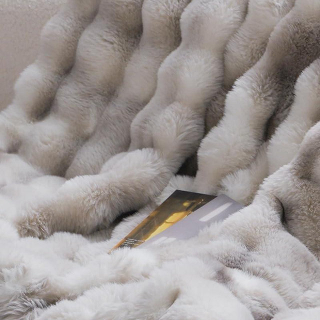 dennylife Faux Fur Throw Blanket – Ultra Soft Fuzzy Blanket for Couch or Bed, 50 x 60 Inches Decorative Plush Blanket, Cozy & Machine Washable, Tie-dye Bubble Texture