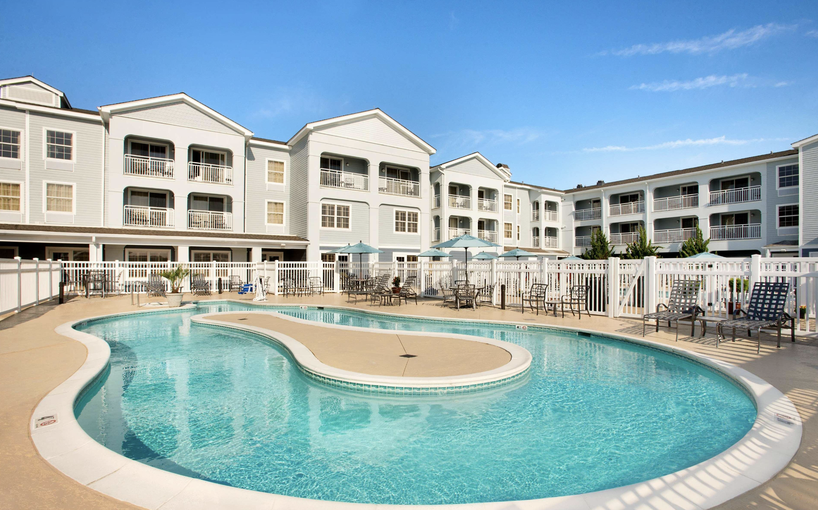 The Wedding Website of Laura Taylor and Thomas Tutchings