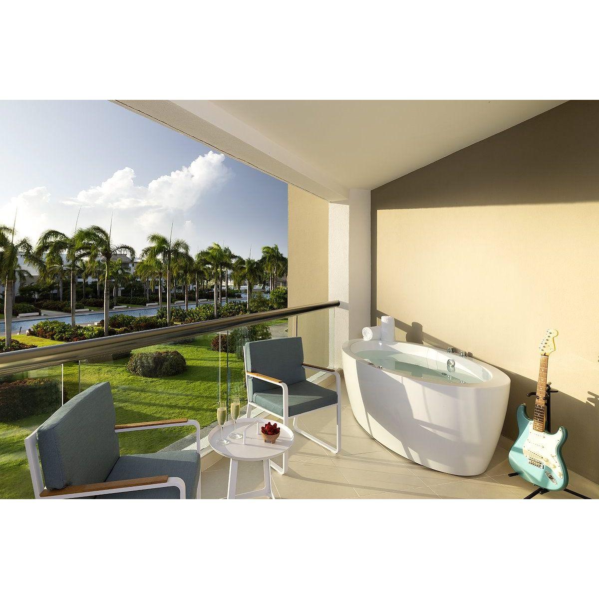 Rock Royalty Caribbean Sand Suite Balcony