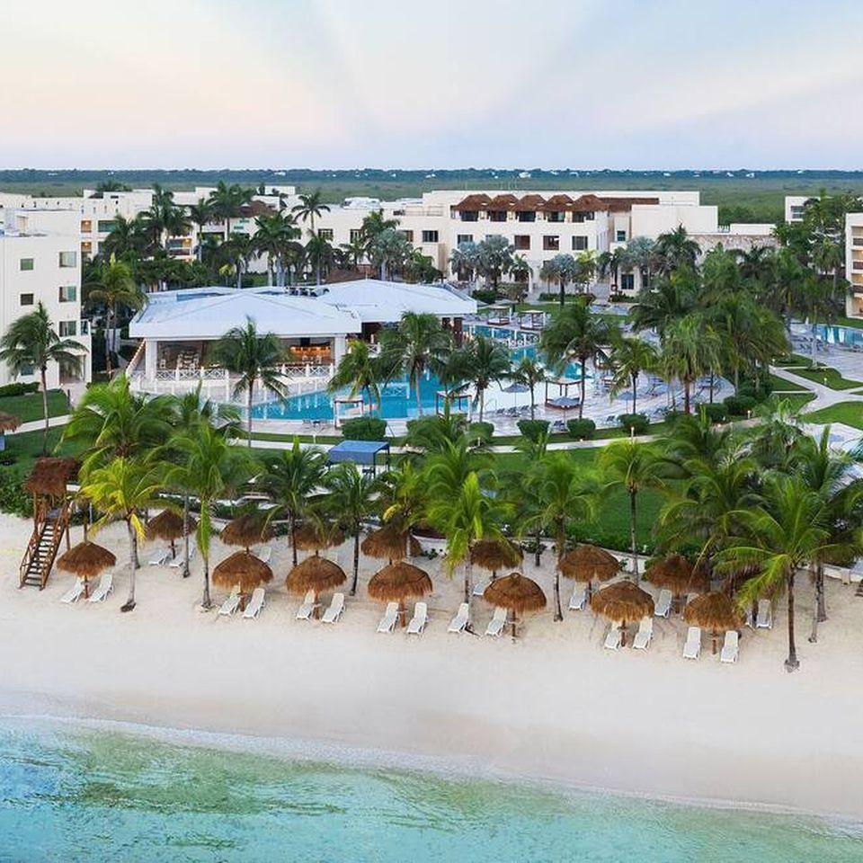 17 different bars and lounges to enjoy