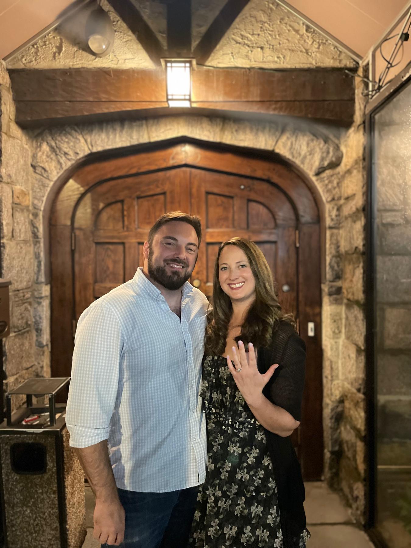 We're engaged!!