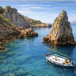 Honeymoon: Private Mallorca Coastal Boat Excursion