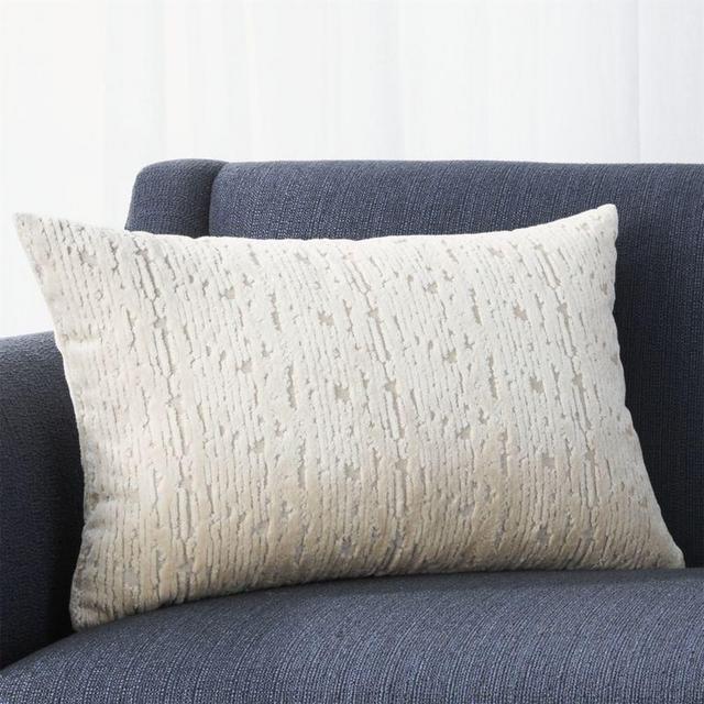 Satomi 22"x15" Throw Pillow