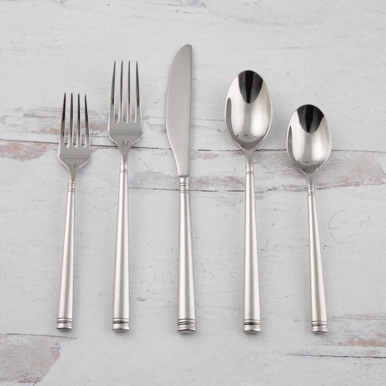 View Mishyla Nerpel & Ian Pritchett's Wedding Registry