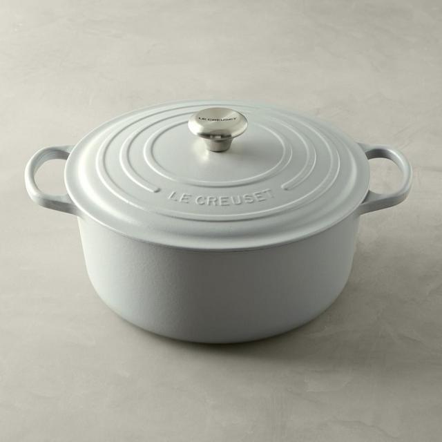 Le Creuset Signature Cast-Iron Round Dutch Oven, 7 1/4-Qt., Matte French Grey