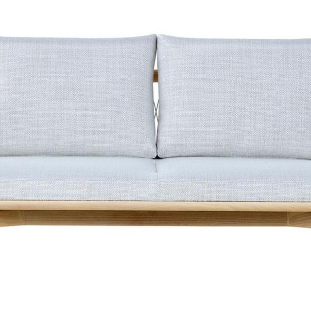 Crosshatch™ settee (credit card)