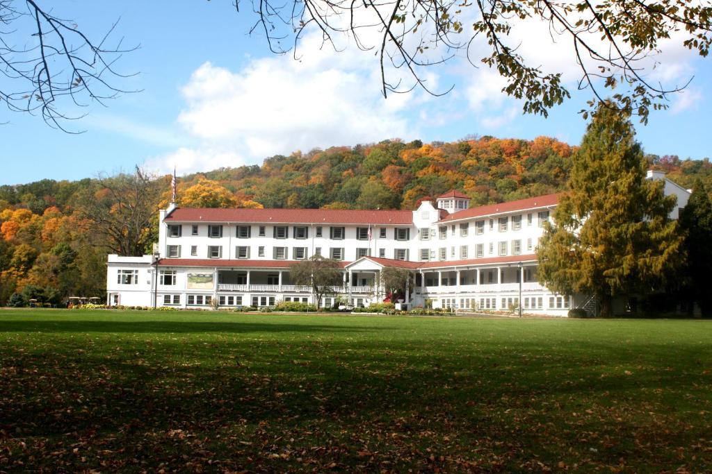 The Wedding Website of Elena Goldblum and Tom Doryk