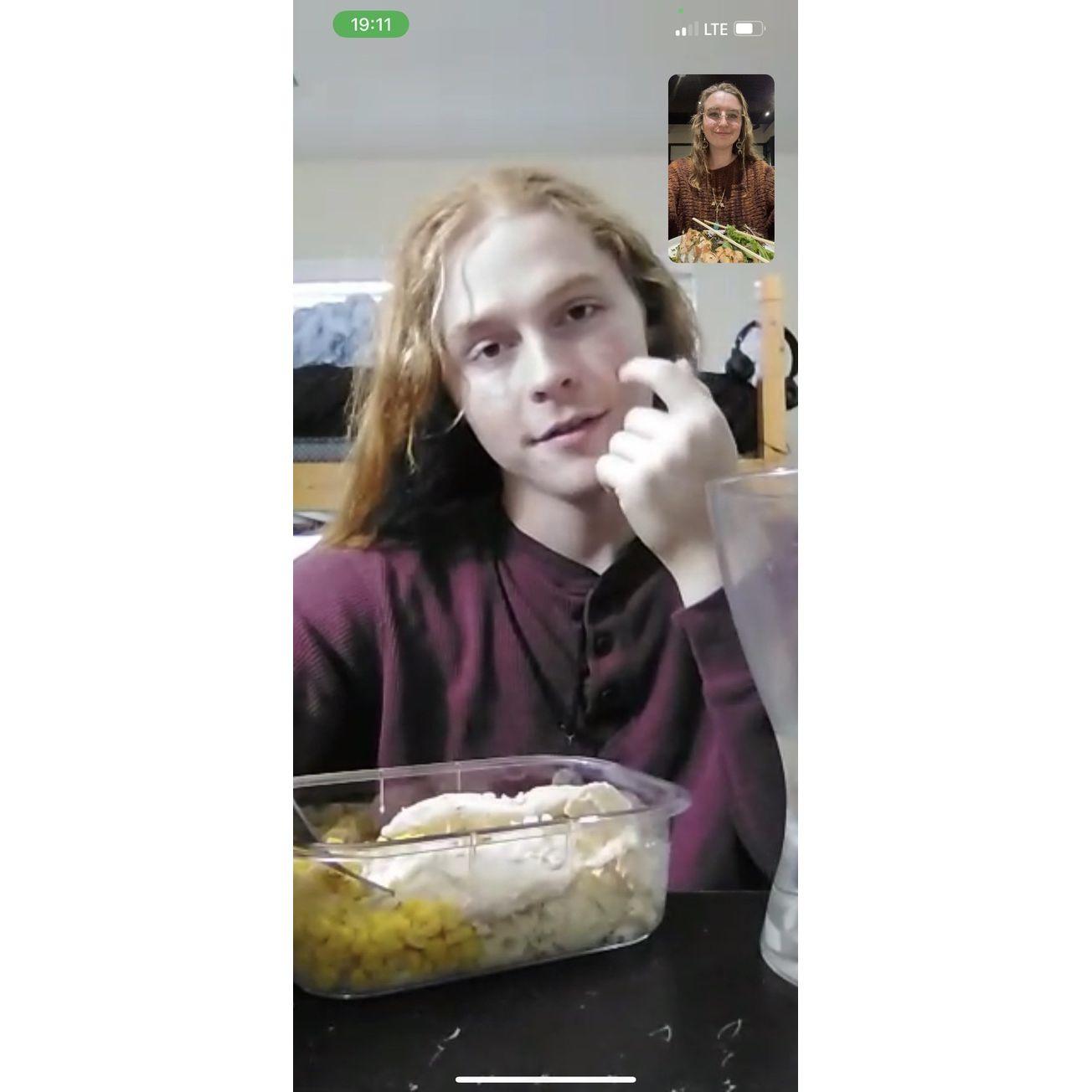 anniversary facetime date where the wifi broke