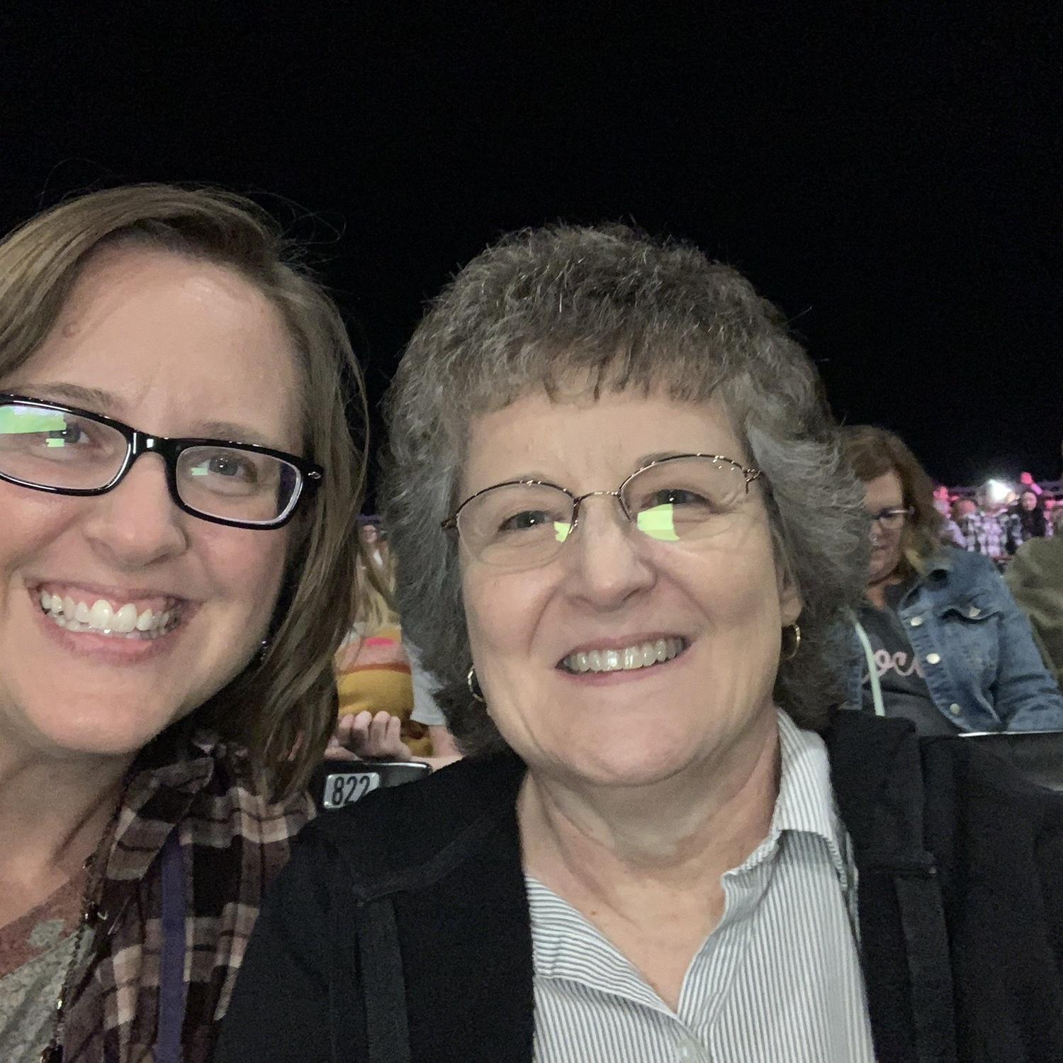 Thomas Rhett with Aunt Diane! (Country is not Nick’s thing) 🙃