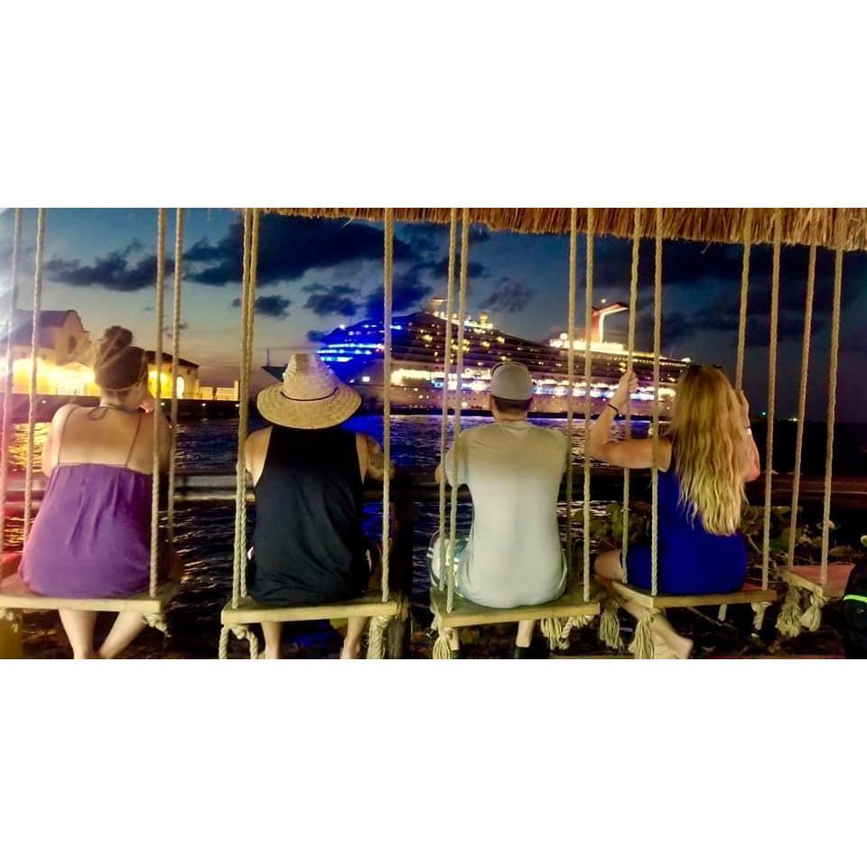 Vacationing in Mexico with friends :)