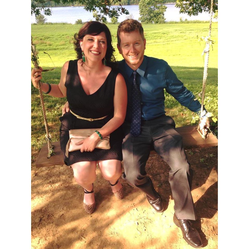 Expert wedding guest couple