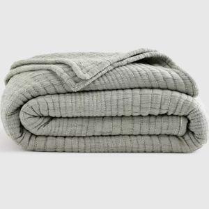 Organic Cotton Channel Stitch Coverlet in Green, King