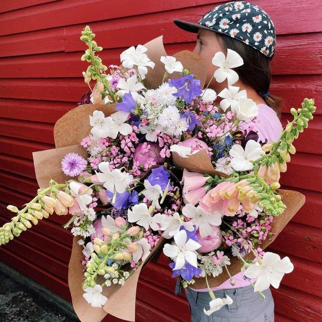 Late Spring Flower Share
