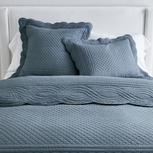 Heirloom Scallop Quilt, Steel Blue, Full/Queen