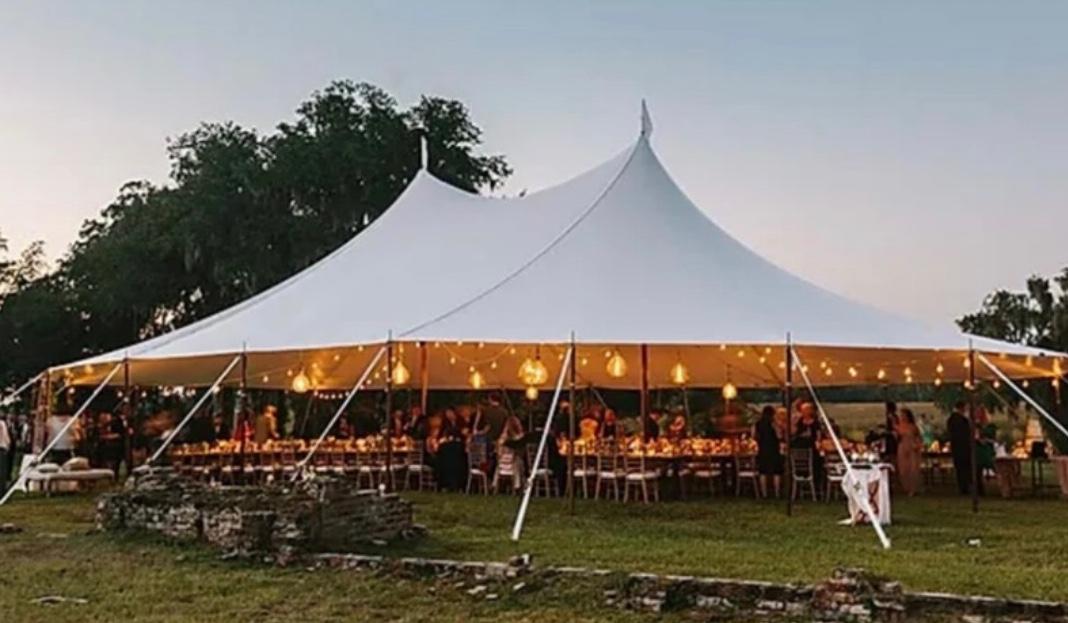 The Wedding Website of Carla Santos and David Gannon