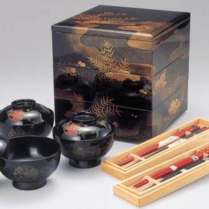 Honeymoon: Lacquerware Souvenir from Japan