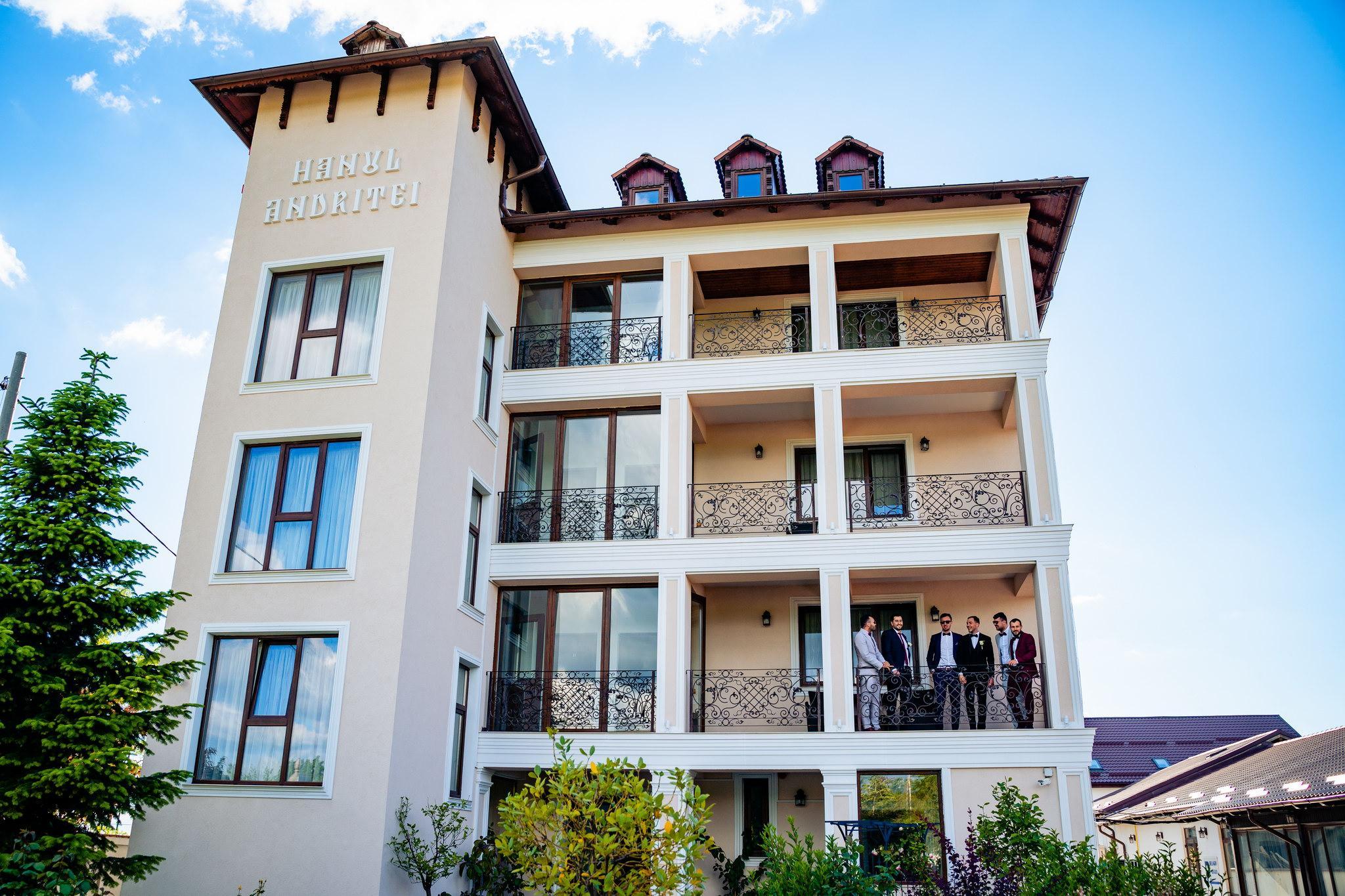 The Wedding Website of Cătălina Maria Popescu and Mihnea Rîjkin