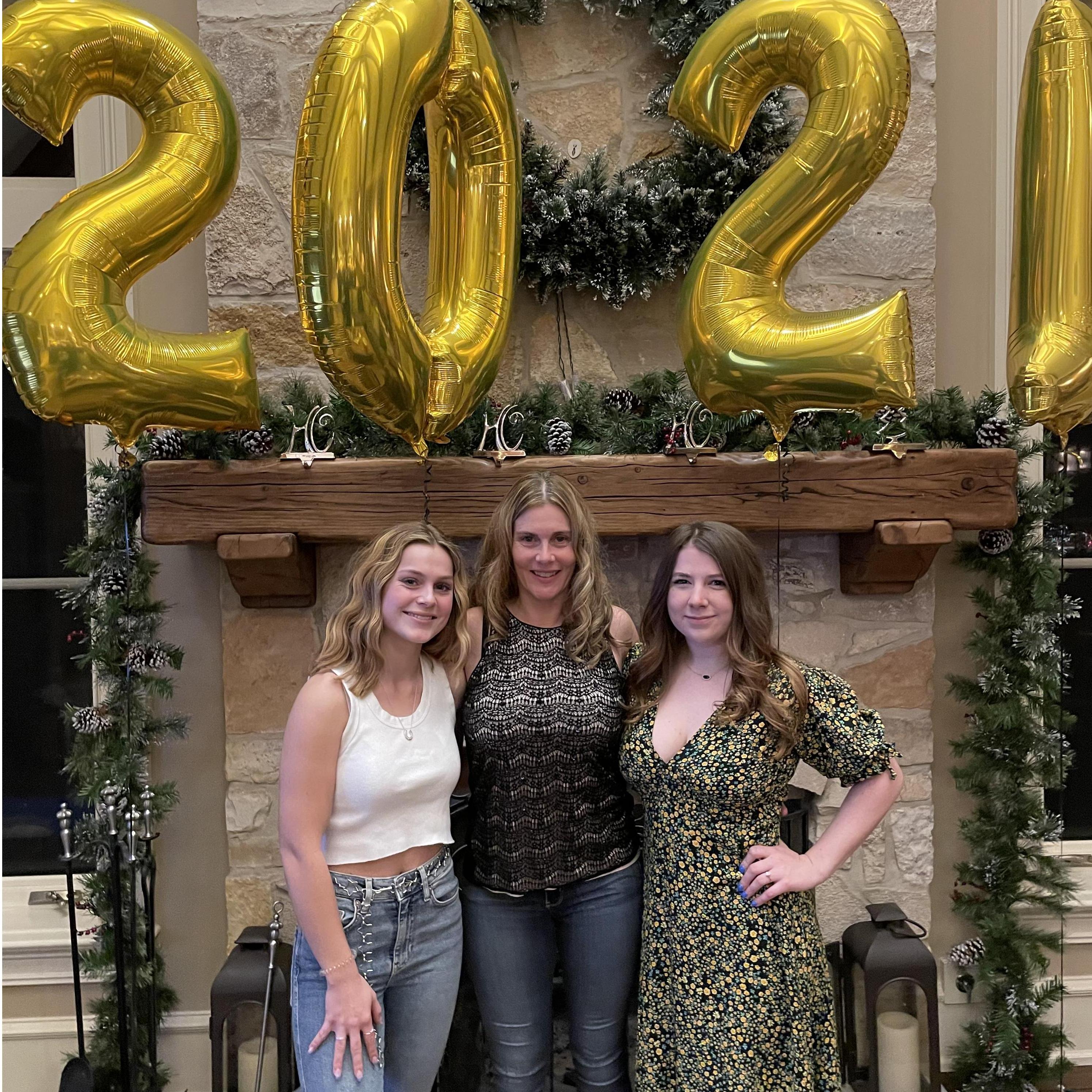 After 6 months of living with Jake's fam through COVID, we all said goodbye to 2020 at home with lots of balloons and snacks