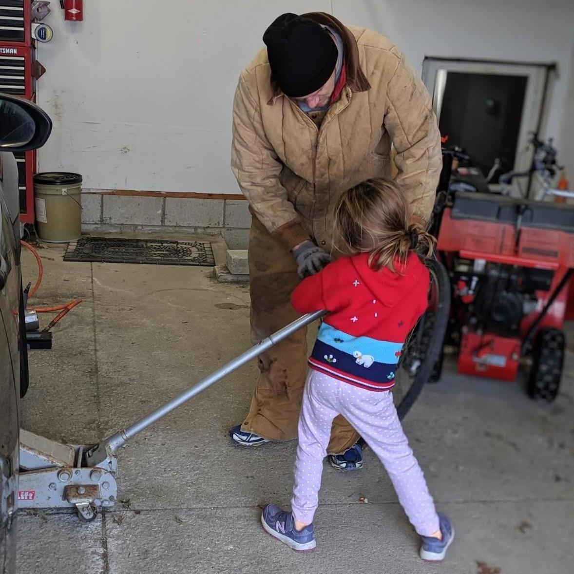 Changing a tire, 2019