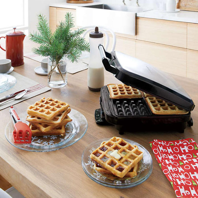 Cuisinart ® 4-Slice Belgian Waffle Maker