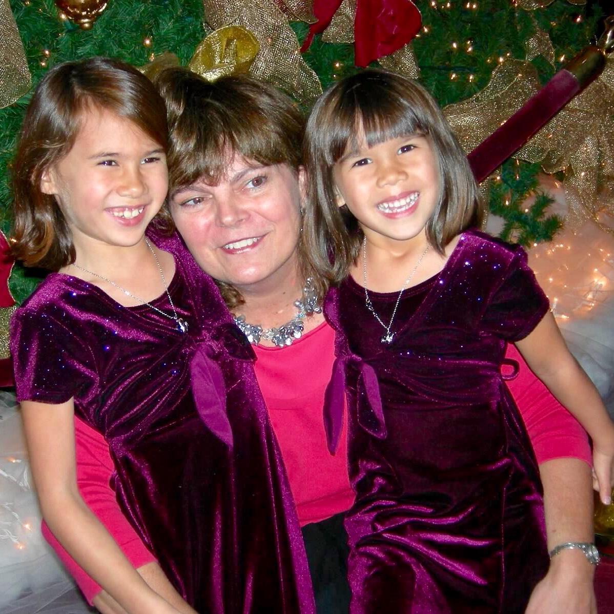 The Bride and Bridesmaids; Lexie, Kathy, Meredith - Broadway for the Performing Arts. November 30, 2008 - Houston, Texas