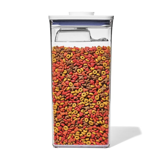 OXO Good Grips Pet POP Container – 6.0 Qt/5.7 L with Half Scoop |Ideal for up to 6.5lbs of Dog Food or 4.5lbs of Cat Food | Airtight Dog and Cat Food Storage Container | BPA Free