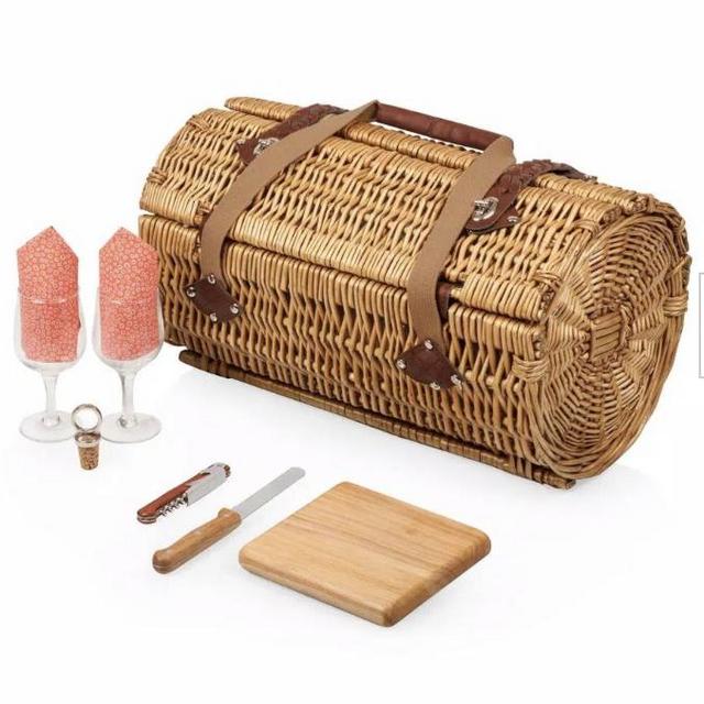 Verona Picnic Time Cheese and Wine basket