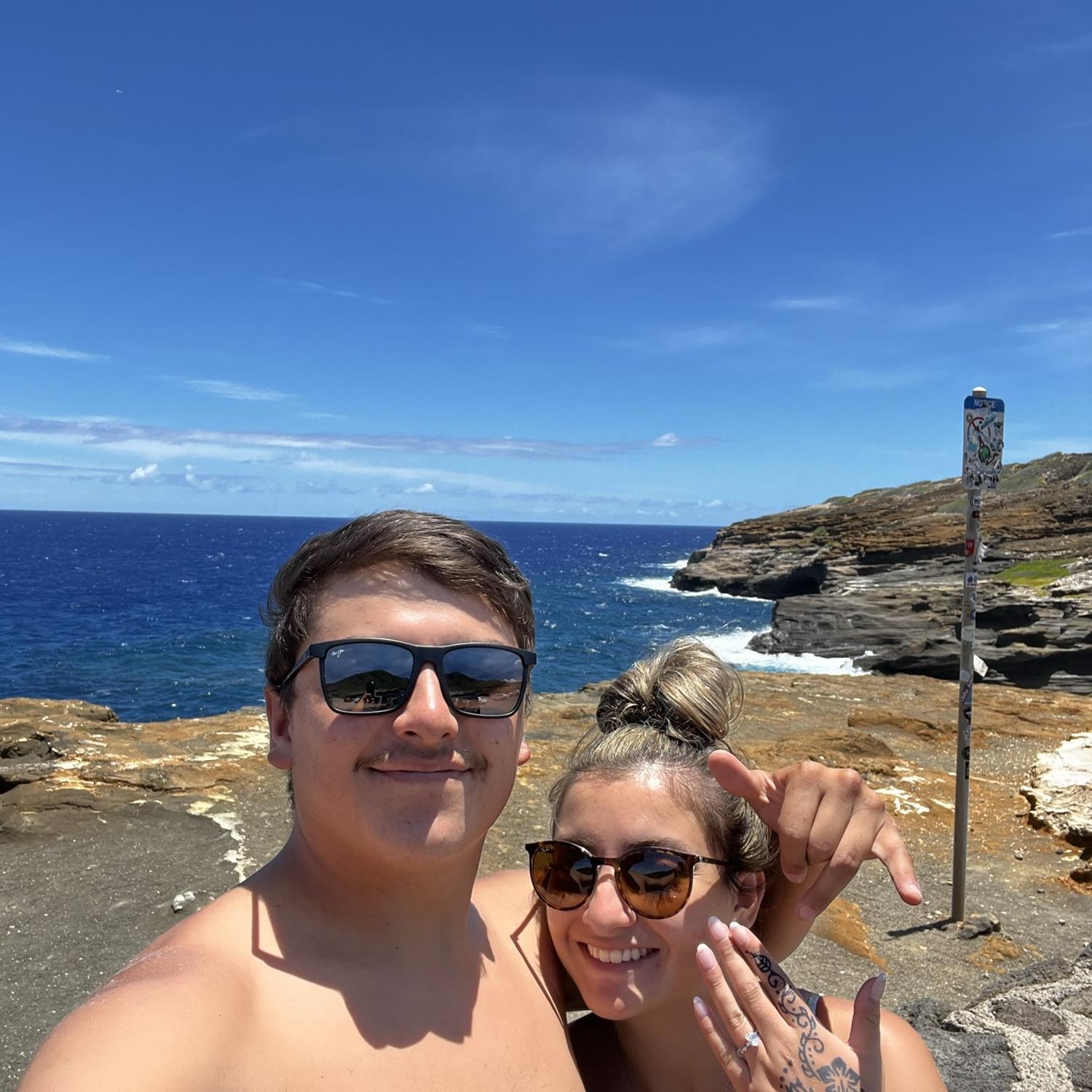 ENGAGED IN HAWAII😭💍🌴🌺