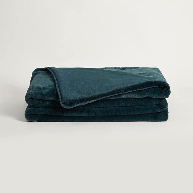UnHide Lil’ Marsh - Faux Fur Blanket - Durable, Lightweight, Extra Soft Blanket - Machine Washable - Add a Layer of Softness to Any Bed, Couch, or Reading Chair - Emerald Kitten, Medium (60" x 80")