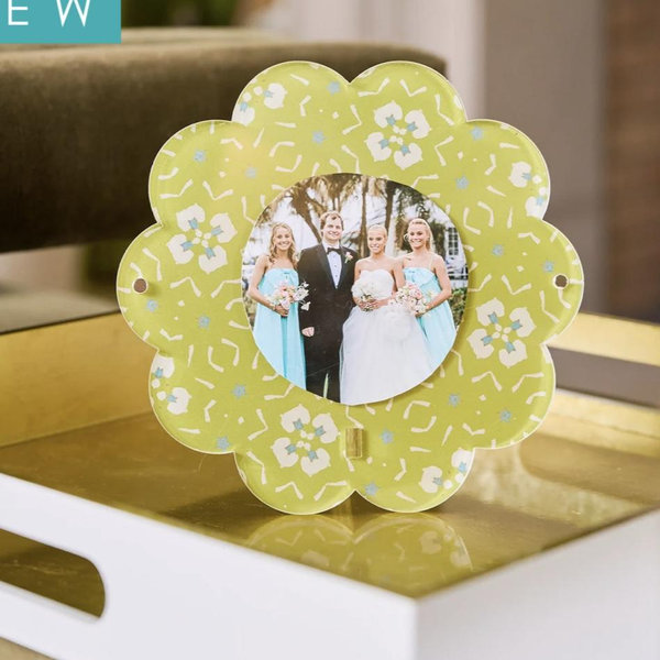 Wintergreen Acrylic Round Picture Frame