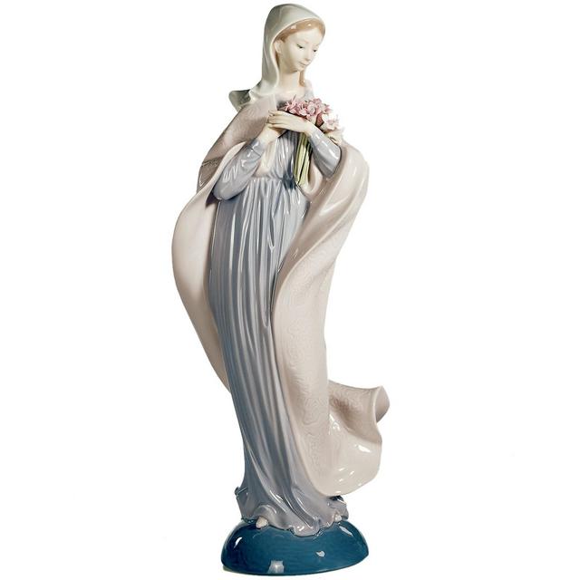 Lladro Collectible Figurine, Lady With Flowers