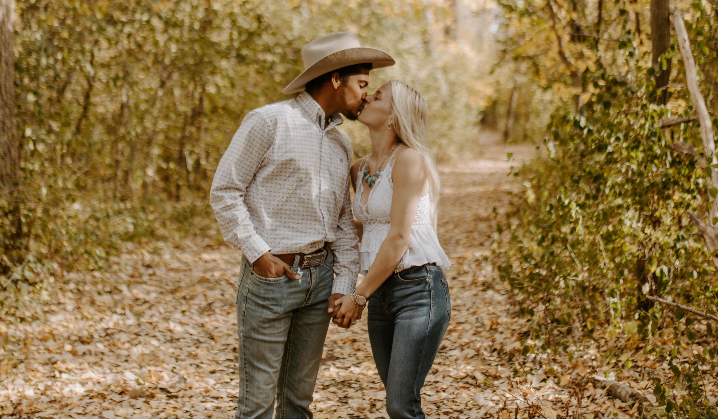 The Wedding Website of Kaylee Holsinger and Taejon Jones