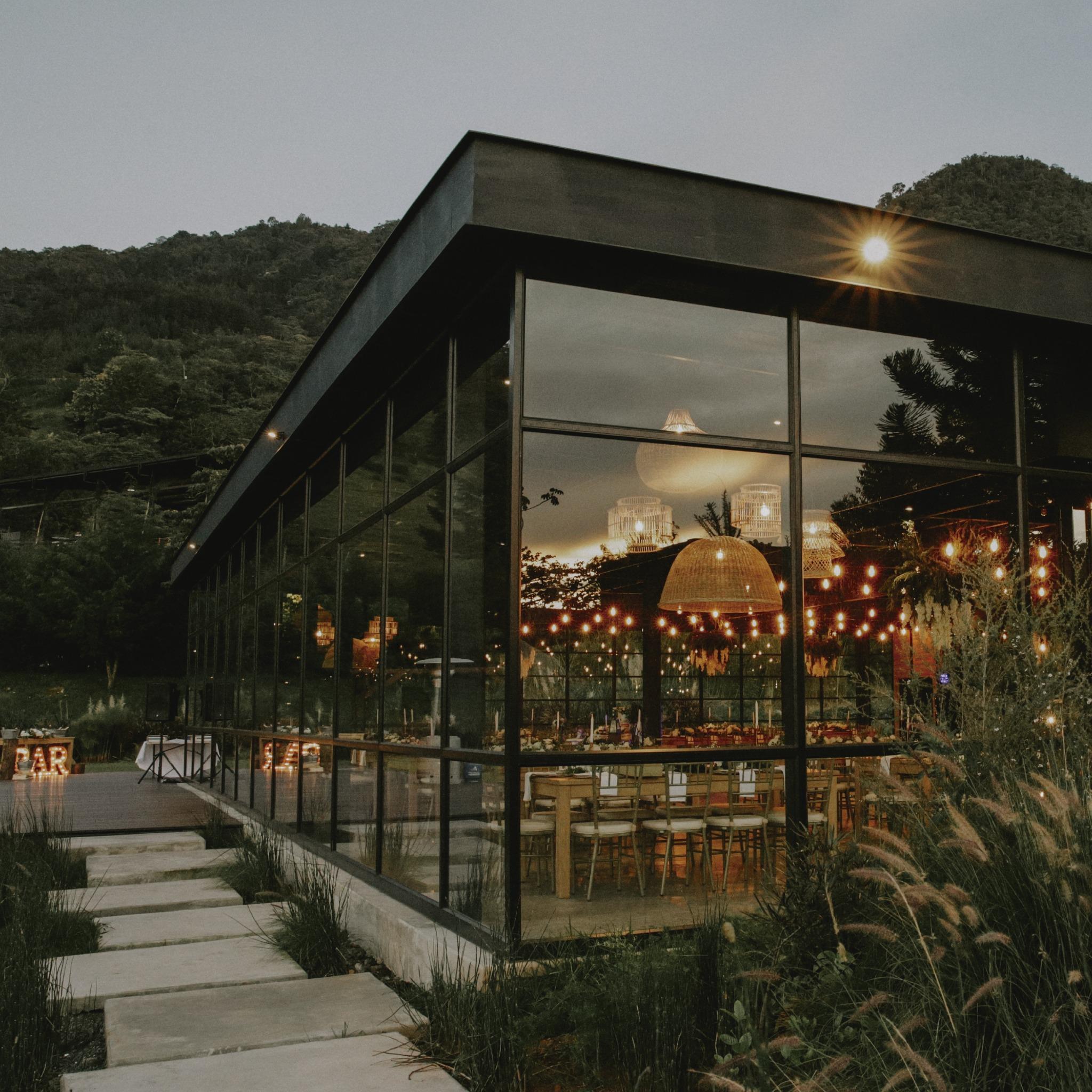 The Wedding Website of Casey Hoopes and Leonardo Gomez