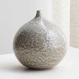 Bevin Vase