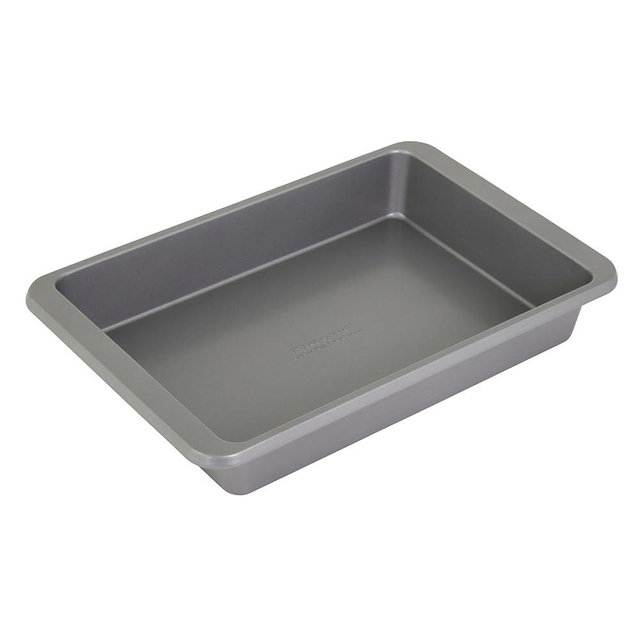 KitchenAid Nonstick 9x 13 in Cake Pan with Extended Handles for Easy Grip, Aluminized Steel to Promoted Even Baking, Dishwasher Safe,Contour Silver