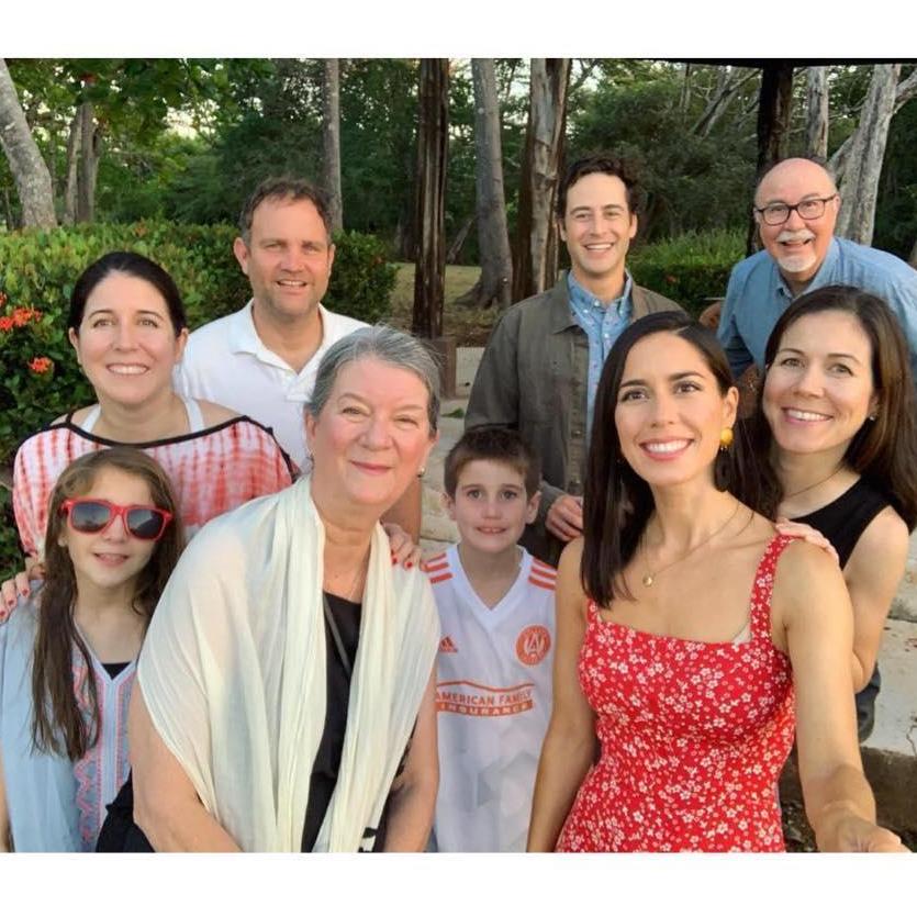Isa's Carrasco Tias (Susanna, Sara & Sheila), their families, and Bilo & Bila