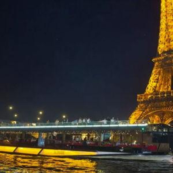 Dinner cruise on the Seine