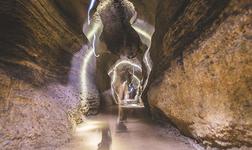 Cave of the Winds Tour