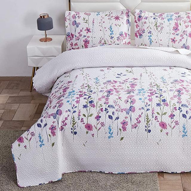 Summer Lightweight Thin Floral Quilts Queen/Full Size,Purple Blue Lilac Flowers Green Leaves Botanical Bedspread Coverlet Set,Breathable Bed Cover with Standard Pillow Shams,Random Patterns