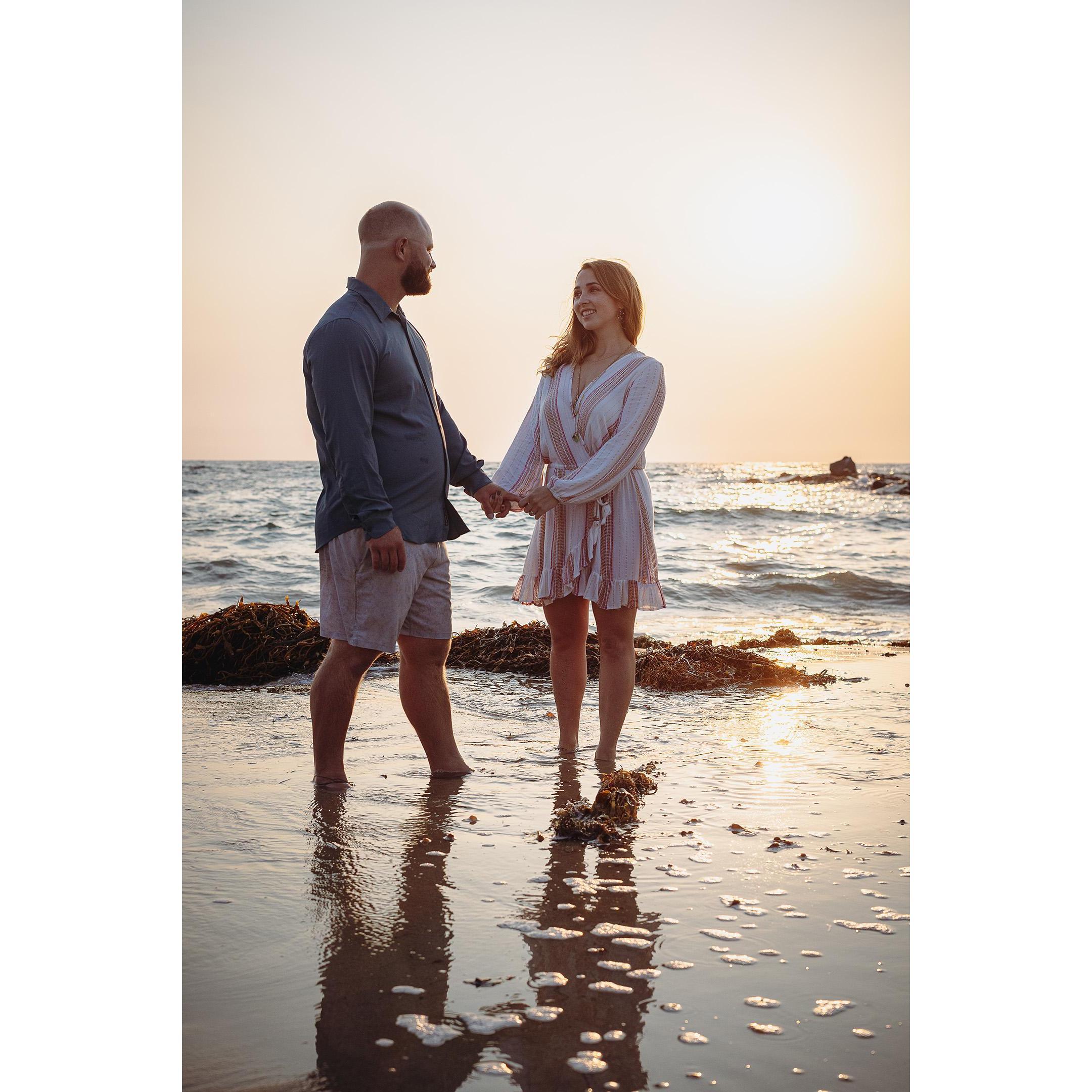Engagement photos at Redondo Beach, courtesy of @joaquin.designco (Instagram)