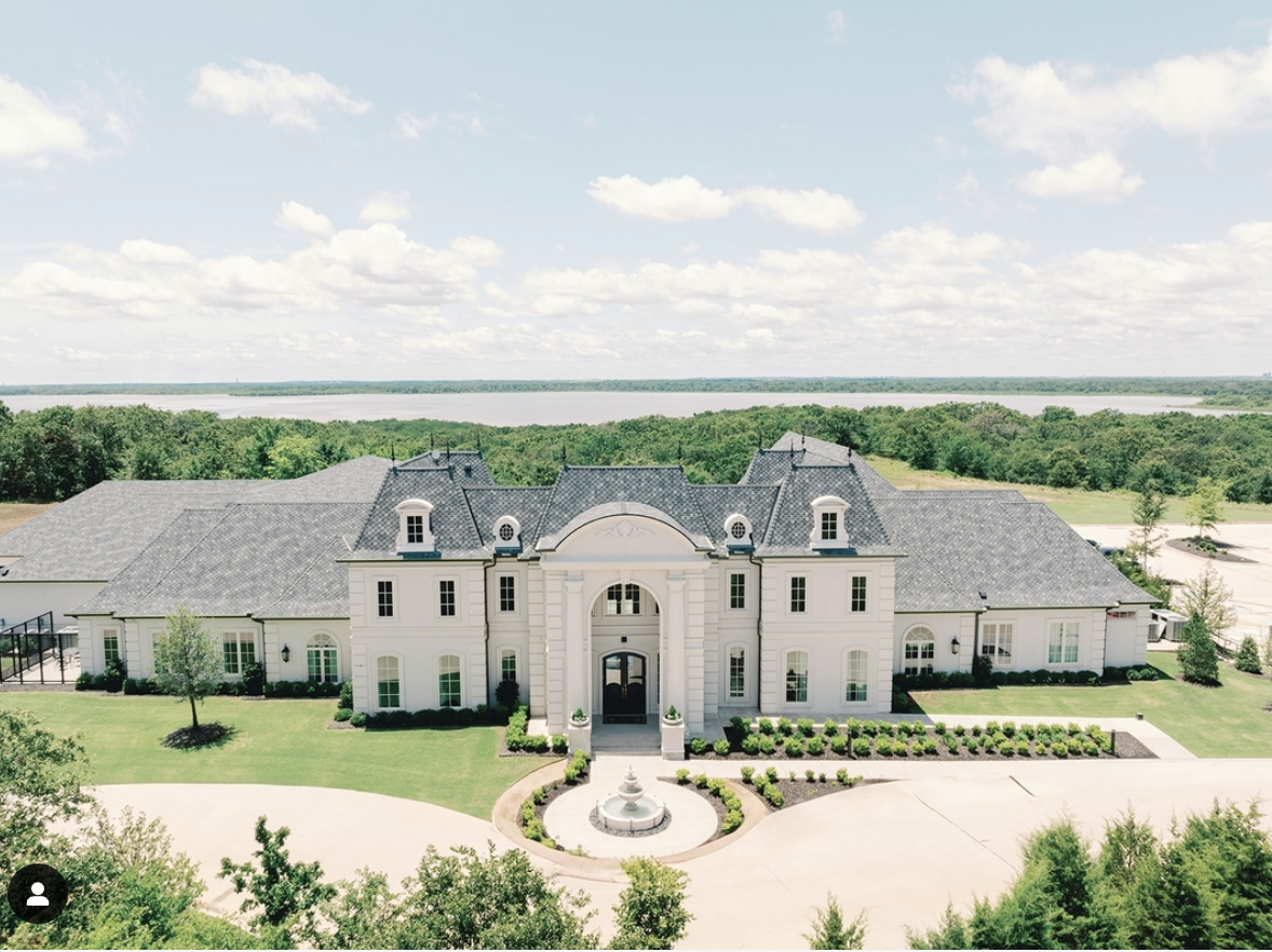 The Wedding Website of Ashley Demont and Christian Phaby