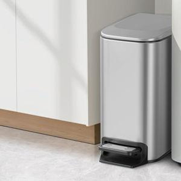Cesun Small Bathroom Trash Can with Lid Soft Close, Step Pedal, 6 Liter / 1.6 Gallon Stainless Steel Mini Garbage Can for Office, Outdoor Trash Bin with Removable Inner Bucket (Silver)
